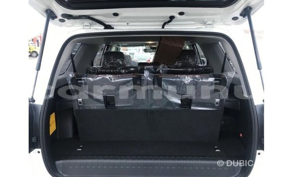 Acheter Import Utilitaire Toyota HiAce Blanc à Import - Dubai, Région de la Bouenza Acheter Import Utilitaire Toyota HiAce Blanc à Import - Dubai, Région de la Bouenza