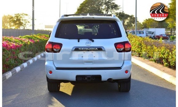Acheter Import Voiture Toyota Sequoia Blanc à Import - Dubai, Région de la Bouenza Acheter Import Voiture Toyota Sequoia Blanc à Import - Dubai, Région de la Bouenza