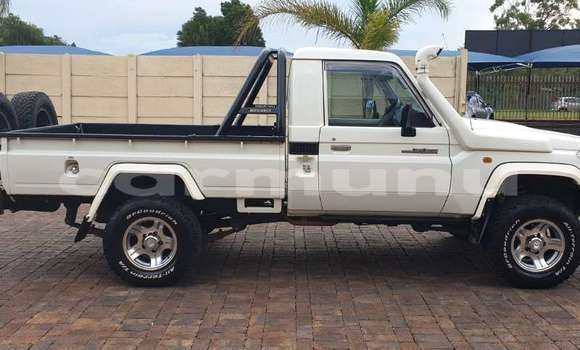Acheter Occasion Voiture Toyota Land Cruiser Blanc à Brazzaville, Commune de Brazzaville Acheter Occasion Voiture Toyota Land Cruiser Blanc à Brazzaville, Commune de Brazzaville
