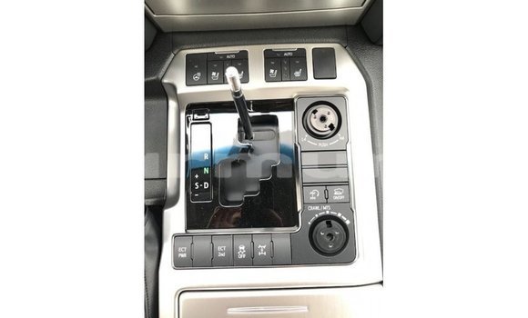 Acheter Import Voiture Toyota Land Cruiser Blanc à Import - Dubai, Région de la Bouenza Acheter Import Voiture Toyota Land Cruiser Blanc à Import - Dubai, Région de la Bouenza