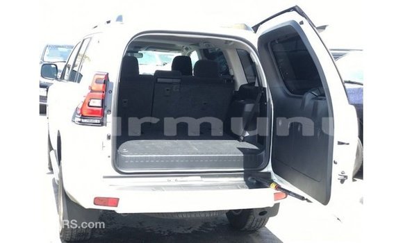 Acheter Import Voiture Toyota Prado Blanc à Import - Dubai, Région de la Bouenza Acheter Import Voiture Toyota Prado Blanc à Import - Dubai, Région de la Bouenza