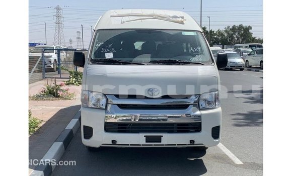 Acheter Import Voiture Toyota Hiace Blanc à Import - Dubai, Région de la Bouenza Acheter Import Voiture Toyota Hiace Blanc à Import - Dubai, Région de la Bouenza