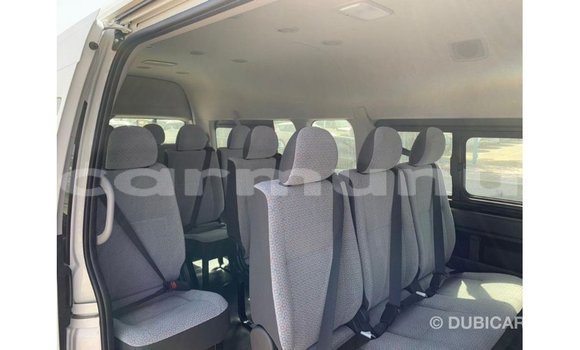 Acheter Import Voiture Toyota Hiace Blanc à Import - Dubai, Région de la Bouenza Acheter Import Voiture Toyota Hiace Blanc à Import - Dubai, Région de la Bouenza