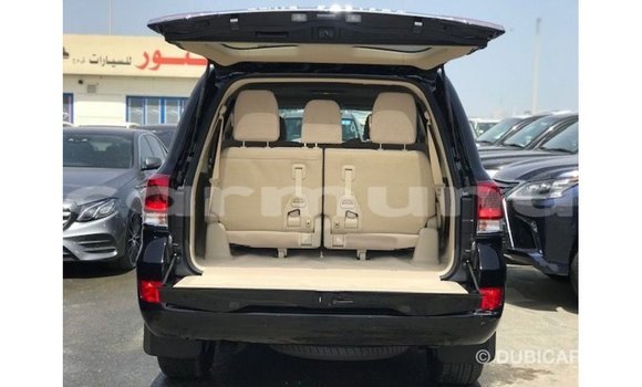 Buy Import Toyota Land Cruiser Black Car in Import - Dubai in Region of Bouenza Buy Import Toyota Land Cruiser Black Car in Import - Dubai in Region of Bouenza