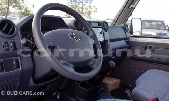 Buy Import Toyota Land Cruiser White Car in Import - Dubai in Region of Bouenza Buy Import Toyota Land Cruiser White Car in Import - Dubai in Region of Bouenza