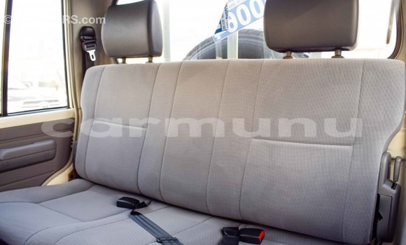 Buy Import Toyota Land Cruiser White Car in Import - Dubai in Region of Bouenza Buy Import Toyota Land Cruiser White Car in Import - Dubai in Region of Bouenza