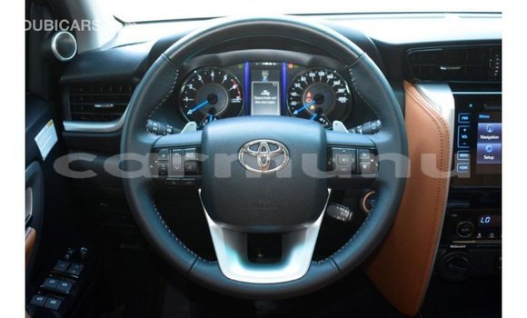 Acheter Import Voiture Toyota Fortuner Noir à Import - Dubai, Région de la Bouenza Acheter Import Voiture Toyota Fortuner Noir à Import - Dubai, Région de la Bouenza