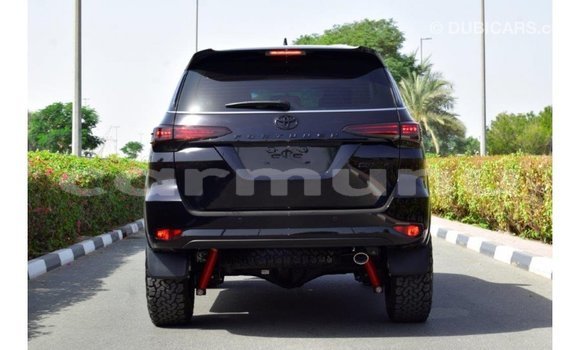 Acheter Import Voiture Toyota Fortuner Noir à Import - Dubai, Région de la Bouenza Acheter Import Voiture Toyota Fortuner Noir à Import - Dubai, Région de la Bouenza