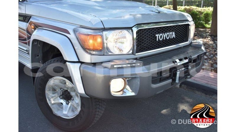 Big with watermark toyota land cruiser region of bouenza import dubai 3664
