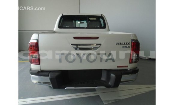 Acheter Import Voiture Toyota Hilux Blanc à Import - Dubai, Région de la Bouenza Acheter Import Voiture Toyota Hilux Blanc à Import - Dubai, Région de la Bouenza