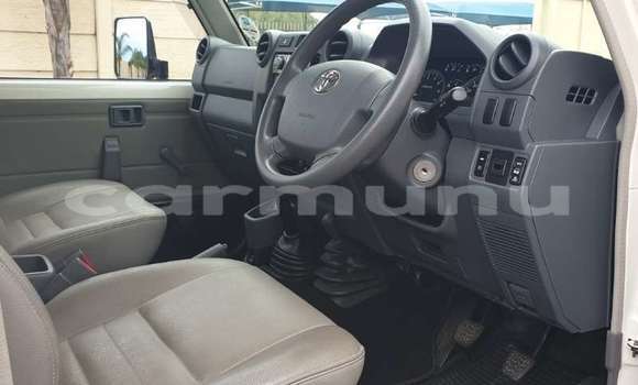 Acheter Occasion Voiture Toyota Land Cruiser Blanc à Brazzaville, Commune de Brazzaville Acheter Occasion Voiture Toyota Land Cruiser Blanc à Brazzaville, Commune de Brazzaville