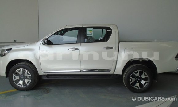 Acheter Import Voiture Toyota Hilux Blanc à Import - Dubai, Région de la Bouenza Acheter Import Voiture Toyota Hilux Blanc à Import - Dubai, Région de la Bouenza
