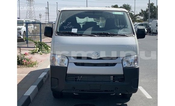 Acheter Import Voiture Toyota Hiace Blanc à Import - Dubai, Région de la Bouenza Acheter Import Voiture Toyota Hiace Blanc à Import - Dubai, Région de la Bouenza