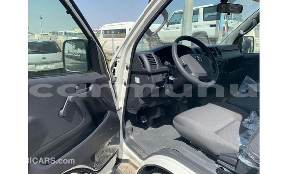 Acheter Import Voiture Toyota Hiace Blanc à Import - Dubai, Région de la Bouenza Acheter Import Voiture Toyota Hiace Blanc à Import - Dubai, Région de la Bouenza