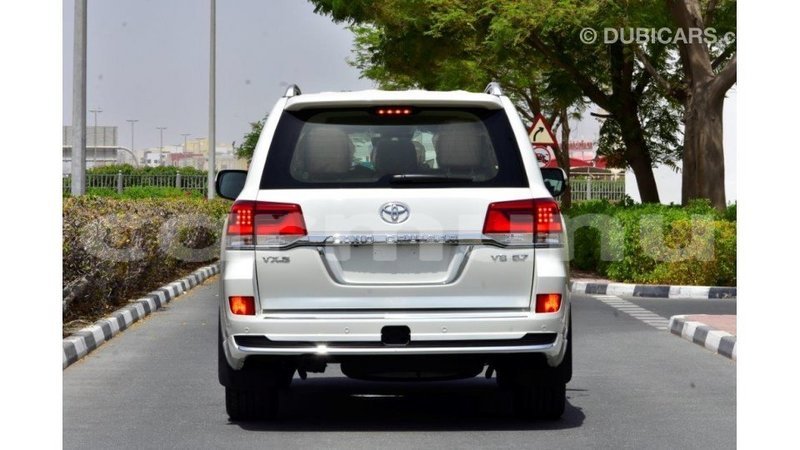 Big with watermark toyota land cruiser region of bouenza import dubai 3678