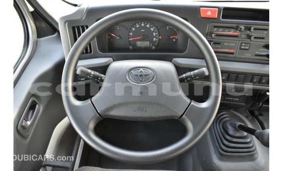 Acheter Import Voiture Toyota Coaster Blanc à Import - Dubai, Région de la Bouenza Acheter Import Voiture Toyota Coaster Blanc à Import - Dubai, Région de la Bouenza