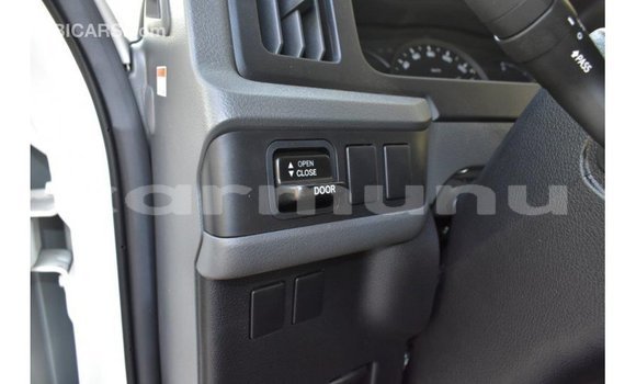 Acheter Import Voiture Toyota Coaster Blanc à Import - Dubai, Région de la Bouenza Acheter Import Voiture Toyota Coaster Blanc à Import - Dubai, Région de la Bouenza