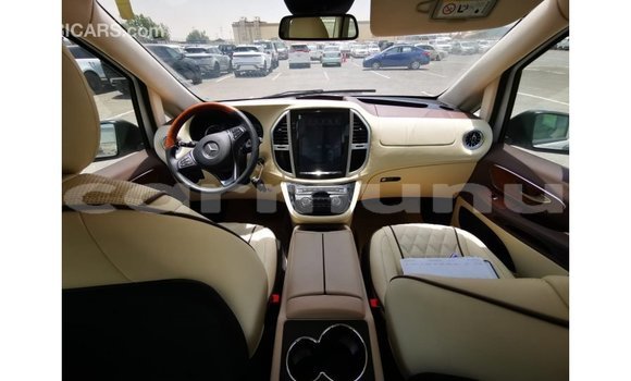 Buy Import Mercedes-Benz Vito White Car in Import - Dubai in Region of Bouenza Buy Import Mercedes-Benz Vito White Car in Import - Dubai in Region of Bouenza