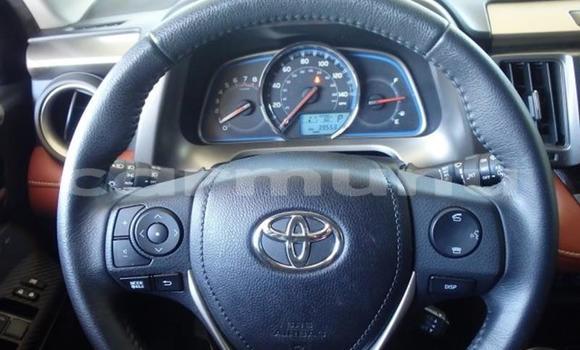 Buy Used Toyota RAV4 Green Car in Brazzaville in Municipality of Brazzaville Buy Used Toyota RAV4 Green Car in Brazzaville in Municipality of Brazzaville