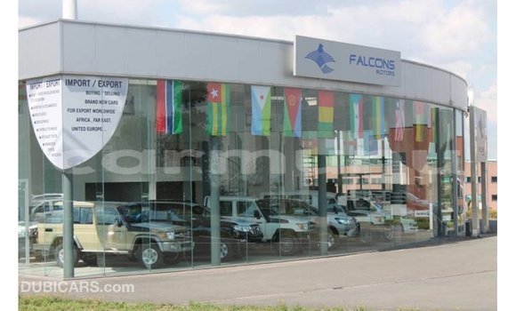 Buy Import Toyota Land Cruiser White Car in Import - Dubai in Region of Bouenza Buy Import Toyota Land Cruiser White Car in Import - Dubai in Region of Bouenza