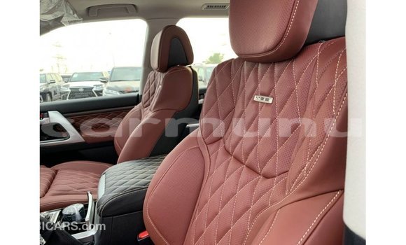 Buy Import Toyota Land Cruiser Black Car in Import - Dubai in Region of Bouenza Buy Import Toyota Land Cruiser Black Car in Import - Dubai in Region of Bouenza