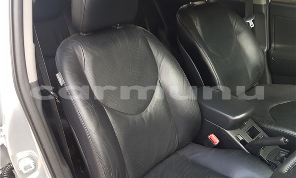 Acheter Occasion Voiture Toyota RAV4 Gris à Brazzaville, Commune de Brazzaville Acheter Occasion Voiture Toyota RAV4 Gris à Brazzaville, Commune de Brazzaville