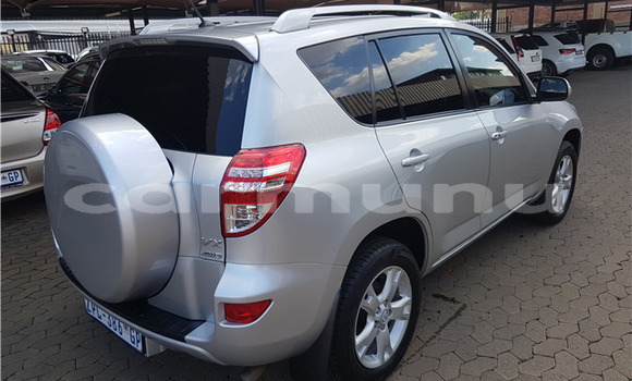 Acheter Occasion Voiture Toyota RAV4 Gris à Brazzaville, Commune de Brazzaville Acheter Occasion Voiture Toyota RAV4 Gris à Brazzaville, Commune de Brazzaville