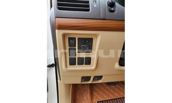 Buy Import Toyota Prado White Car in Import - Dubai in Region of Bouenza Buy Import Toyota Prado White Car in Import - Dubai in Region of Bouenza