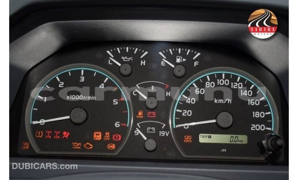 Acheter Import Voiture Toyota Land Cruiser Rouge à Import - Dubai, Région de la Bouenza Acheter Import Voiture Toyota Land Cruiser Rouge à Import - Dubai, Région de la Bouenza