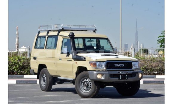 Acheter Import Voiture Toyota Land Cruiser Beige à Import - Dubai, Région de la Bouenza Acheter Import Voiture Toyota Land Cruiser Beige à Import - Dubai, Région de la Bouenza