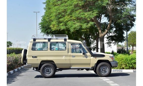 Acheter Import Voiture Toyota Land Cruiser Beige à Import - Dubai, Région de la Bouenza Acheter Import Voiture Toyota Land Cruiser Beige à Import - Dubai, Région de la Bouenza