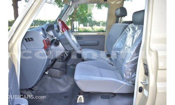 Acheter Import Voiture Toyota Land Cruiser Beige à Import - Dubai, Région de la Bouenza Acheter Import Voiture Toyota Land Cruiser Beige à Import - Dubai, Région de la Bouenza
