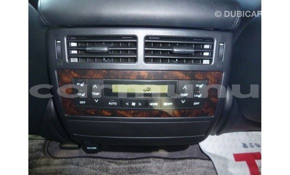 Acheter Import Voiture Toyota Land Cruiser Blanc à Import - Dubai, Région de la Bouenza Acheter Import Voiture Toyota Land Cruiser Blanc à Import - Dubai, Région de la Bouenza