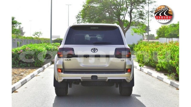 Big with watermark toyota land cruiser region of bouenza import dubai 3742