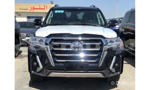 Acheter Import Voiture Toyota Land Cruiser Noir à Import - Dubai, Région de la Bouenza Acheter Import Voiture Toyota Land Cruiser Noir à Import - Dubai, Région de la Bouenza