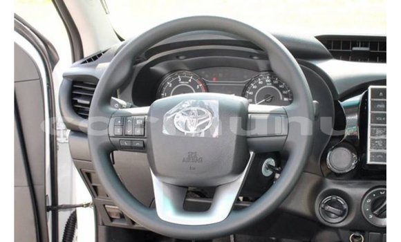 Buy Import Toyota Hilux White Car in Import - Dubai in Region of Bouenza Buy Import Toyota Hilux White Car in Import - Dubai in Region of Bouenza