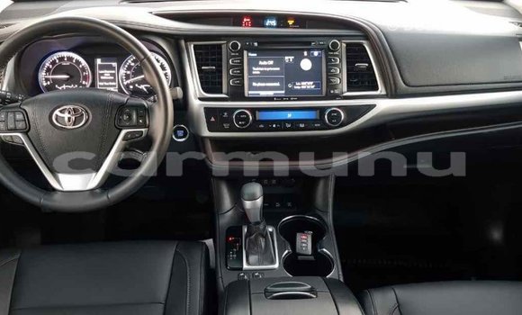 Buy Import Toyota Highlander Other Car in Import - Dubai in Region of Bouenza Buy Import Toyota Highlander Other Car in Import - Dubai in Region of Bouenza