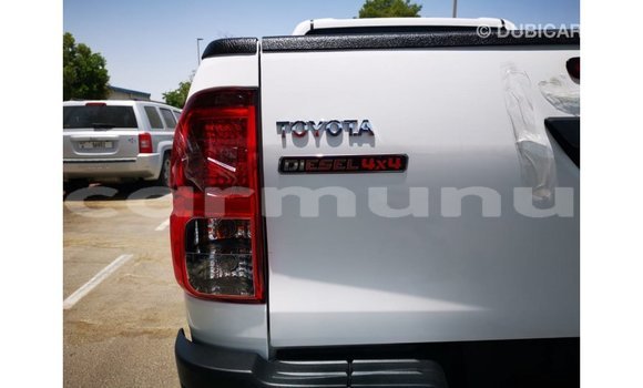 Buy Import Toyota Hilux White Car in Import - Dubai in Region of Bouenza Buy Import Toyota Hilux White Car in Import - Dubai in Region of Bouenza