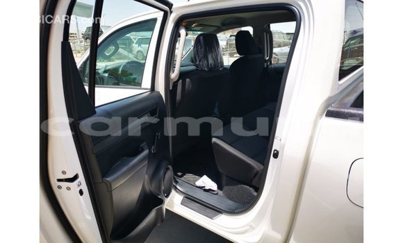 Buy Import Toyota Hilux White Car in Import - Dubai in Region of Bouenza Buy Import Toyota Hilux White Car in Import - Dubai in Region of Bouenza