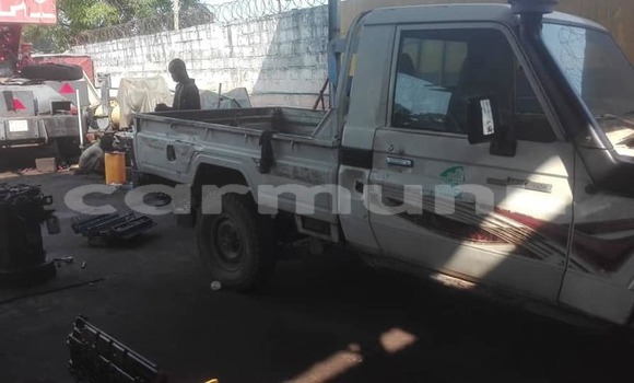 Acheter Occasion Voiture Toyota Land Cruiser Blanc à Brazzaville, Commune de Brazzaville Acheter Occasion Voiture Toyota Land Cruiser Blanc à Brazzaville, Commune de Brazzaville