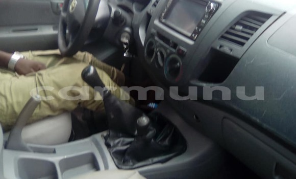 Acheter Occasion Voiture Toyota Hilux Noir à Brazzaville, Commune de Brazzaville Acheter Occasion Voiture Toyota Hilux Noir à Brazzaville, Commune de Brazzaville