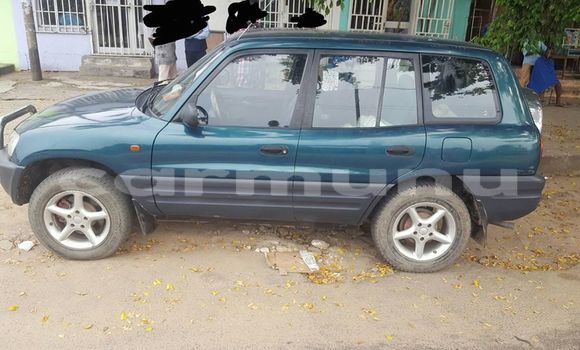 Buy Used Toyota RAV4 Green Car in Brazzaville in Municipality of Brazzaville Buy Used Toyota RAV4 Green Car in Brazzaville in Municipality of Brazzaville