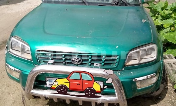 Buy Used Toyota RAV4 Green Car in Brazzaville in Municipality of Brazzaville Buy Used Toyota RAV4 Green Car in Brazzaville in Municipality of Brazzaville