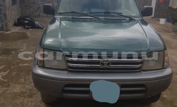 Buy Used Toyota Land Cruiser Prado Green Car in Brazzaville in Municipality of Brazzaville Buy Used Toyota Land Cruiser Prado Green Car in Brazzaville in Municipality of Brazzaville