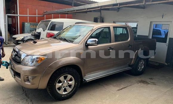 Buy Used Toyota Hilux Brown Car in Brazzaville in Municipality of Brazzaville Buy Used Toyota Hilux Brown Car in Brazzaville in Municipality of Brazzaville