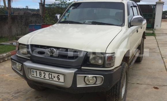 Buy Used Toyota Hilux White Car in Brazzaville in Municipality of Brazzaville Buy Used Toyota Hilux White Car in Brazzaville in Municipality of Brazzaville