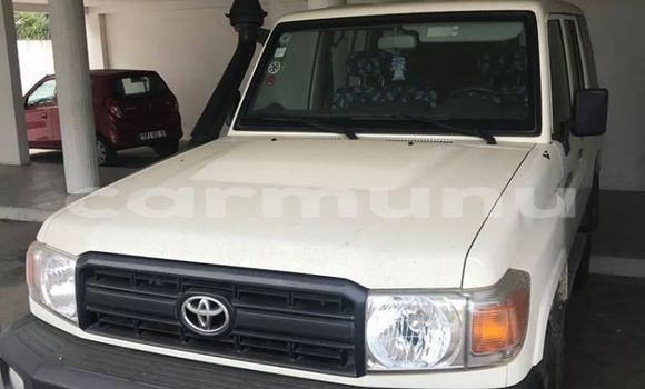 Acheter Occasion Voiture Toyota Land Cruiser Blanc à Brazzaville, Commune de Brazzaville Acheter Occasion Voiture Toyota Land Cruiser Blanc à Brazzaville, Commune de Brazzaville