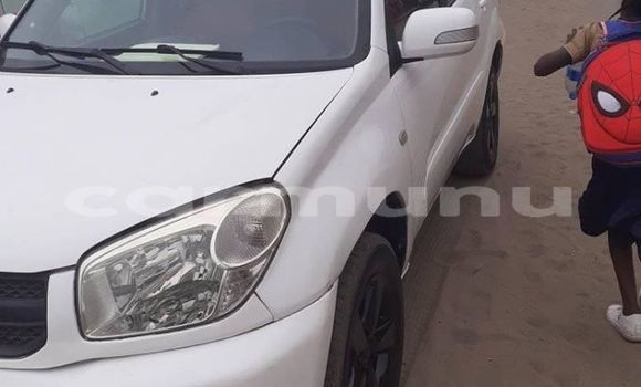 Acheter Occasion Voiture Toyota RAV4 Blanc à Brazzaville, Commune de Brazzaville Acheter Occasion Voiture Toyota RAV4 Blanc à Brazzaville, Commune de Brazzaville