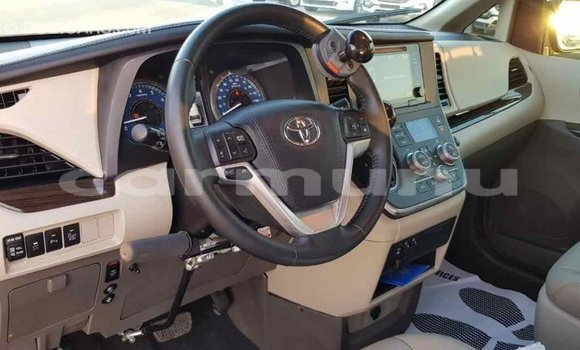 Buy Import Toyota Sienna White Car in Import - Dubai in Region of Bouenza Buy Import Toyota Sienna White Car in Import - Dubai in Region of Bouenza