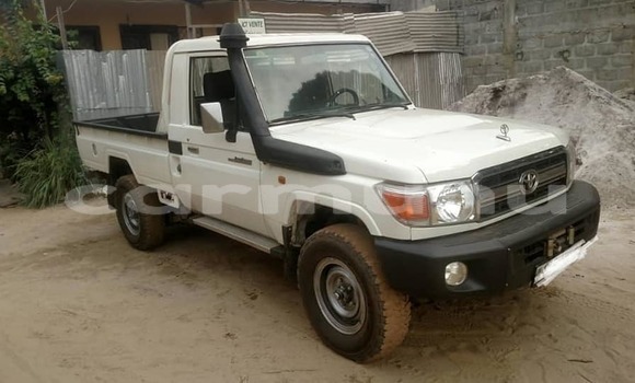 Acheter Occasion Voiture Toyota Land Cruiser Blanc à Brazzaville, Commune de Brazzaville Acheter Occasion Voiture Toyota Land Cruiser Blanc à Brazzaville, Commune de Brazzaville